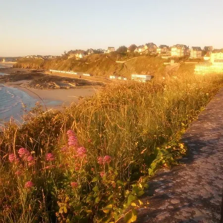 Le Ras D'eau A 格朗维尔